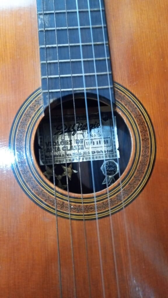Violao Di Giorgio tipo autor, reformado para uso, R$1700 reais, com case original , reliquia!