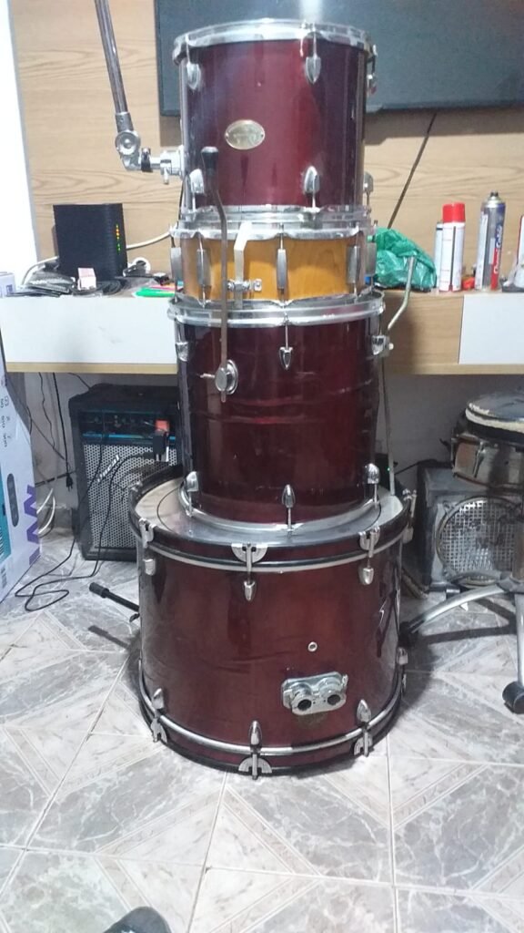 Bateria usada dolphim completa com garantia 1.500 reais